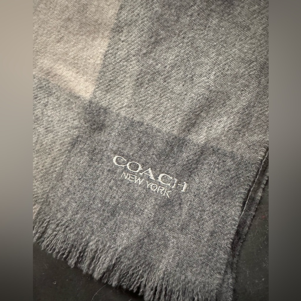 Beautiful Coach Gray Check Plaid Cashmere Blend Scarf